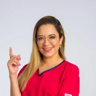 Paola León